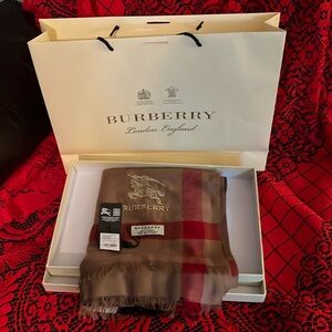 Burberry tan/blk/red scarf 100% cashmere